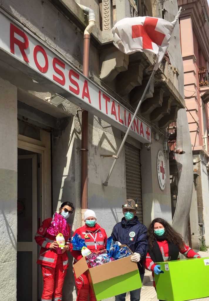 Il Gruppo Alpini di Messina dona alla CRI-croce rossa italiana