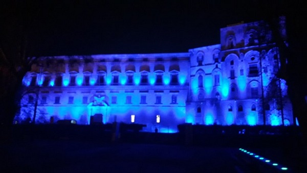 Palazzo-dei-Normanni-illuminato-di-blu
