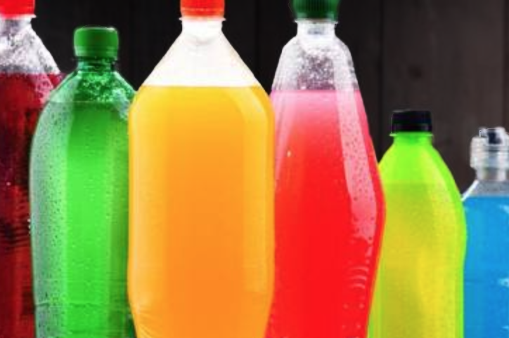 bottiglie, succhi, sugar e plastic tax