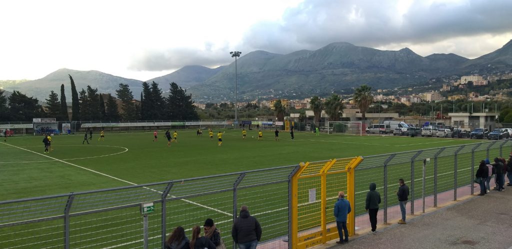 Palermo calcio amichevole Carini