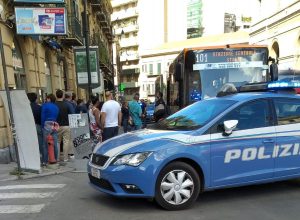 rissa autobus 101 Amat, via Scinà, polizia