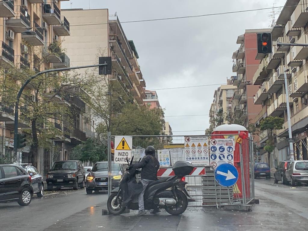cantiere e code viale rapisardi a Catania