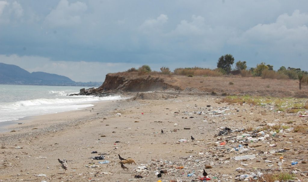 Costa Sud, panoramica rifiuti