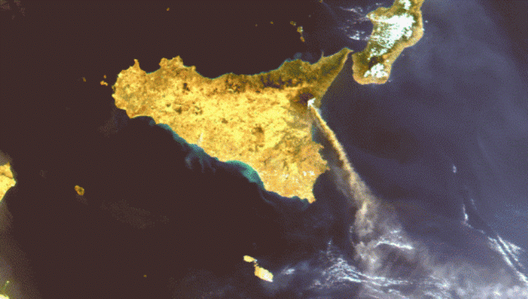 etna-eruzione-da-satellite_595