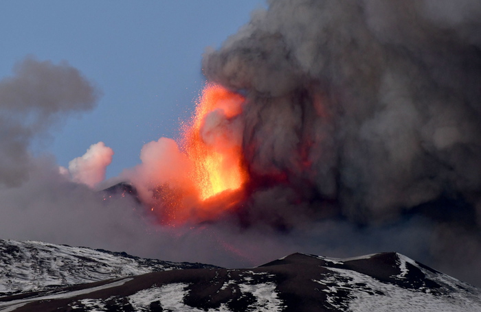 etna vulcano in eruzione