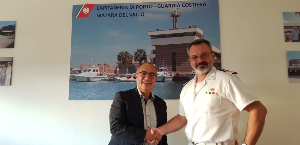 Il Presidente Carlino e il Comandante della Guardia Costiera di Mazara, Vincenzo Cascio, hanno messo a fuoco alcuni aspetti organizzativi