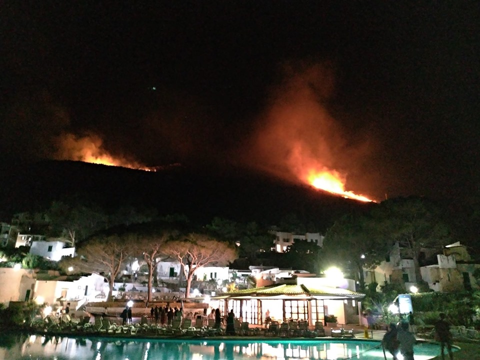 incendio a Calampiso