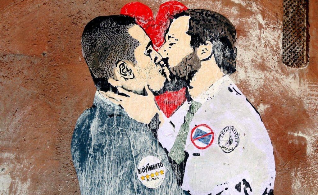 Murales bacio Di Maio-Salvini