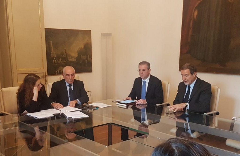Palermo 10/1/18 - Ferrovie, Musumeci incontra associazioni pendolari e consumatori.
