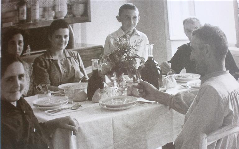 A tavola con i nonni