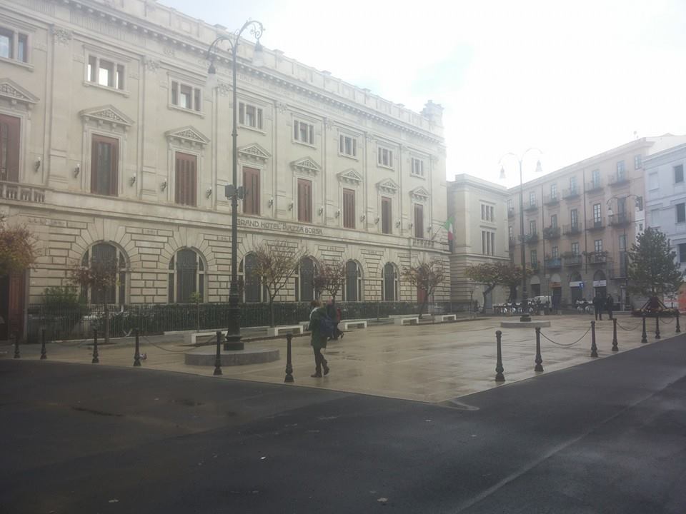 Piazza Borsa pedonale