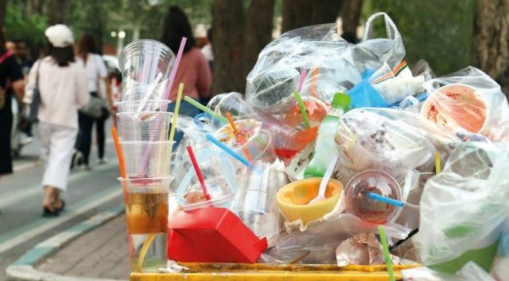 plastica monouso-rifiuti