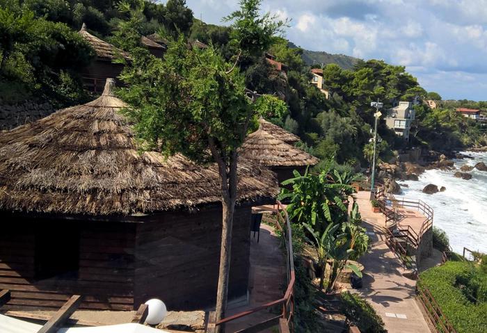 Turismo green: in Sicilia 22 strutture ecostenibili Nelle foto il Resort Calanica di Cefalù