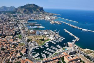 Veduta aerea di Palermo, la Cala