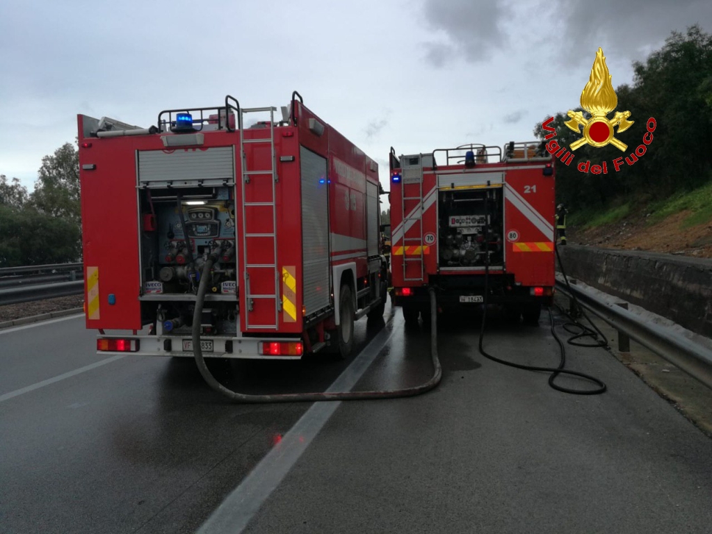 camion in fiamme sulla a 29