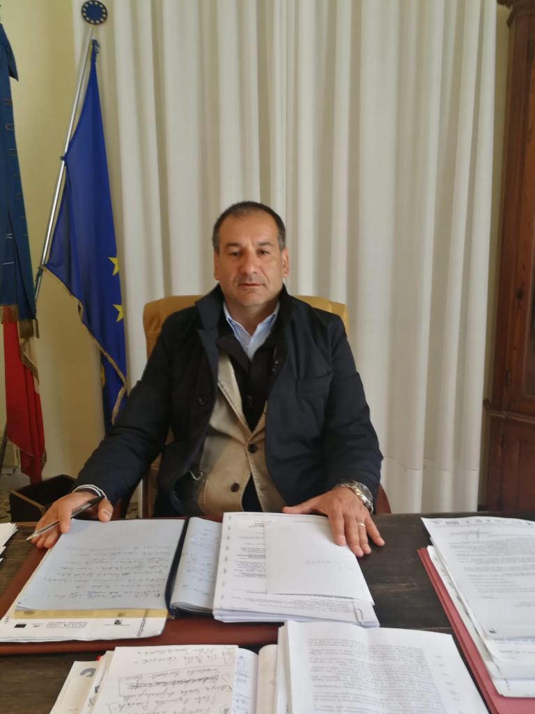 il sindaco di Vicari Antonio Miceli
