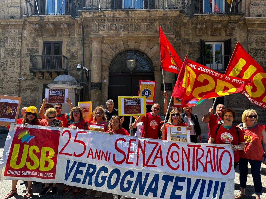 Lavoratori Asu, protesta davanti alla presidenza della Regione