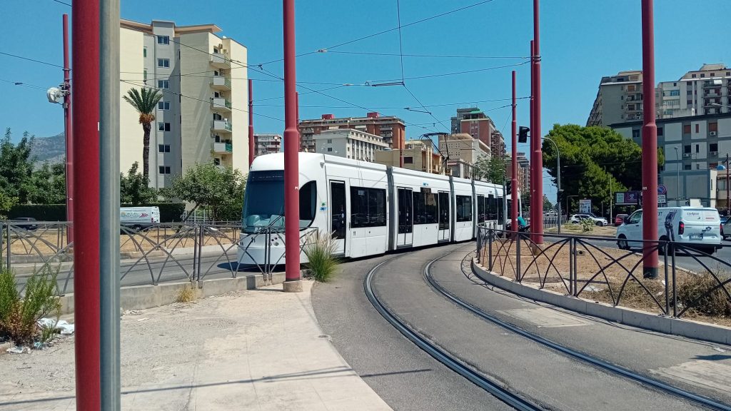 Tram a Palermo, piazzale Einstein