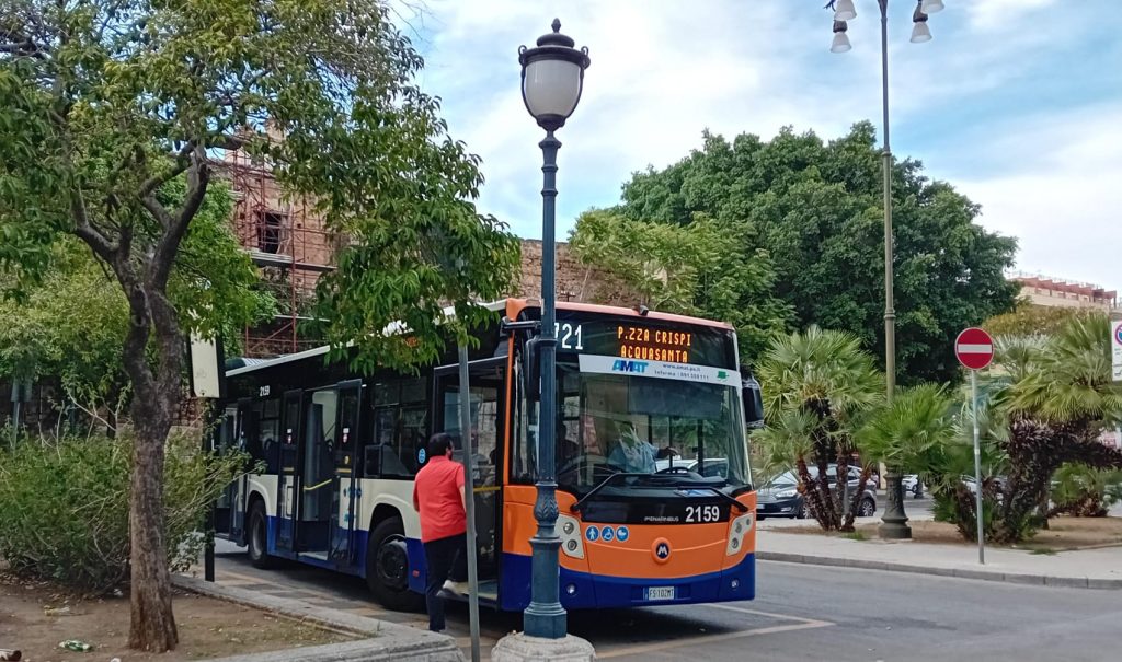 Amat, linea 721, capolinea piazza Croci, Palermo