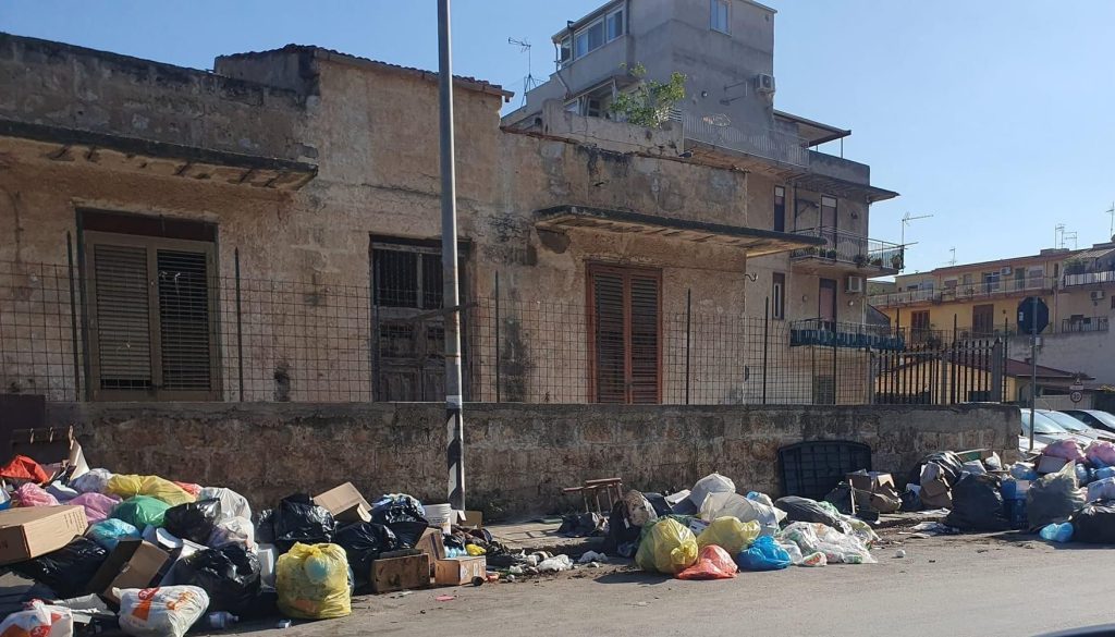 Rifiuti a Partanna-Mondello, Palermo