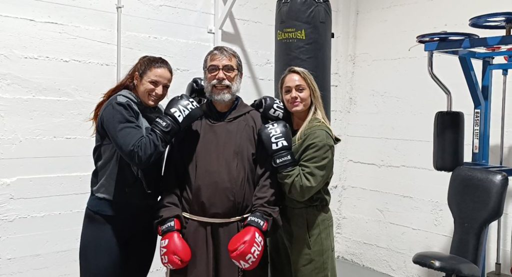 Fra Mauro e le istruttrici, Palestra Popolare Danisinni Palermo