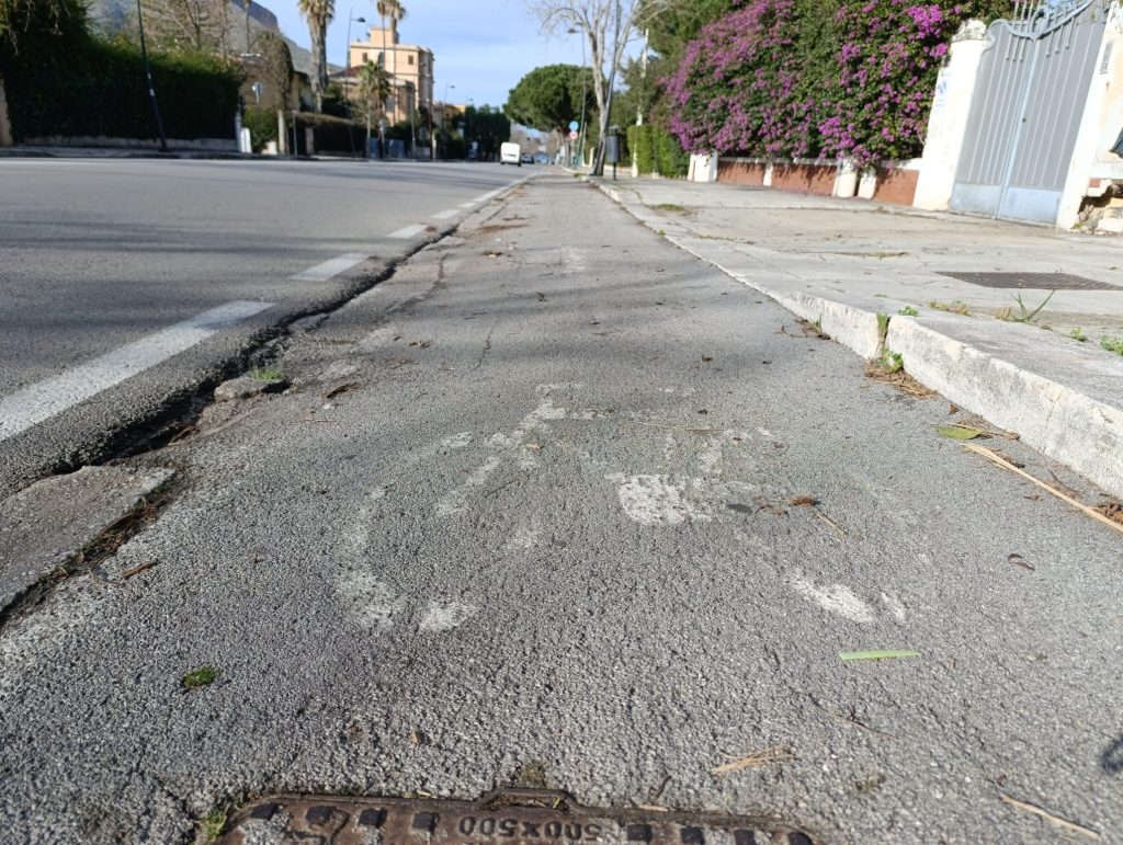 Pista ciclabile via Margherita di Savoia, Mondello Palermo