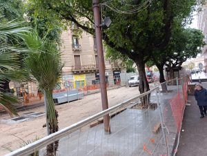 Rifacimento marciapiedi in piazza Sant'Oliva, fermata anello ferroviario Politeama Palermo