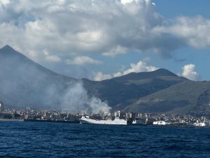 Incendio via Gaetano Daita visto dal mare