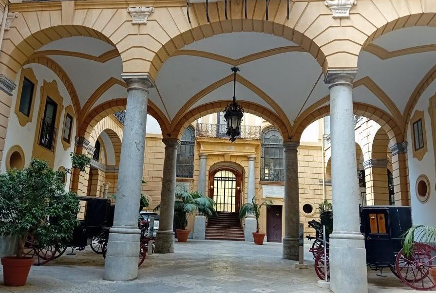 Palazzo Comitini, pezzo su Forza Italia a Palermo
