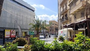 Piazza due Palme, Palermo, angolo via Roma