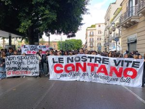 Protesta degli studenti a Palermo in memoria di Paolo Taormina
