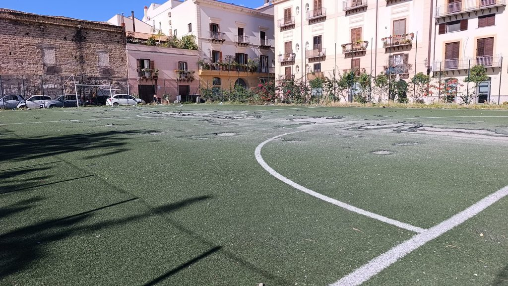 Campetto di calcio a piazza Magione, Palermo, City Group