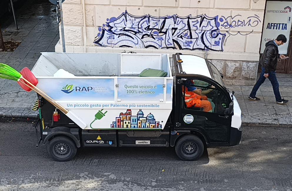 Camioncino Rap Palermo, spazzini, operatori ecologici