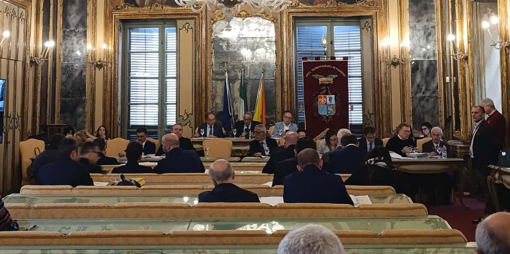 Roberto Lagalla presiede la seduta di Consiglio della Città Metropolitana, Sala Martorana, Palazzo Comitini