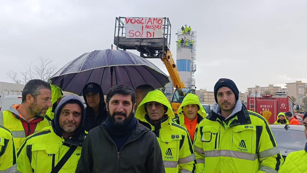 Protesta ditta Manelli collettore fognario Palermo 4