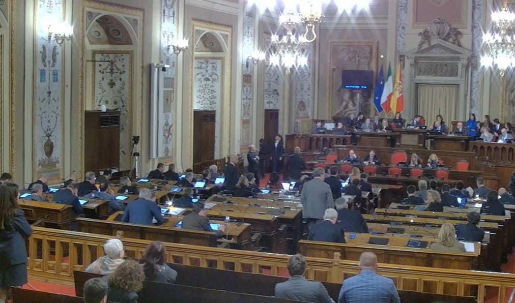 Ars Sala d'Ercole seduta