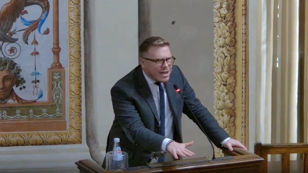 Ismaele La Vardera Controcorrente