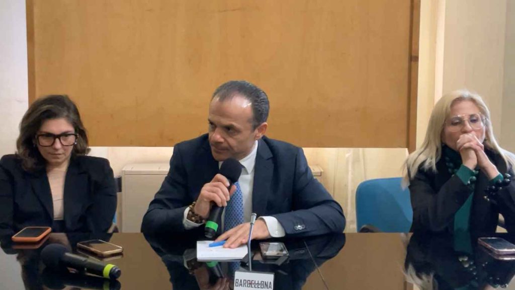 Laura Castelli, Cateno De Luca, Melangela Scolaro Barcellona Pozzo di Gotto