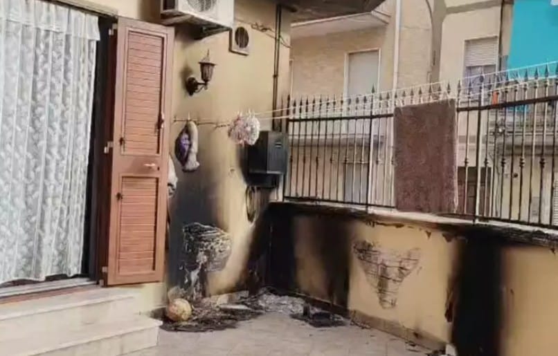 incendiata area esterna della casa di un assessore di Gela Di Dio