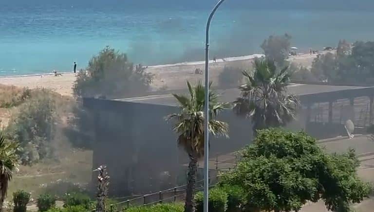 Fiamme al pontile di Romagnolo, Palermo