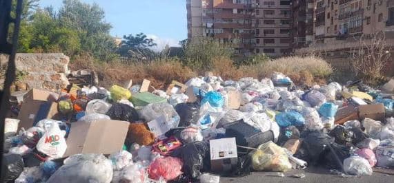 Rifiuti abbandonati illecitamente in via Collodi, Palermo
