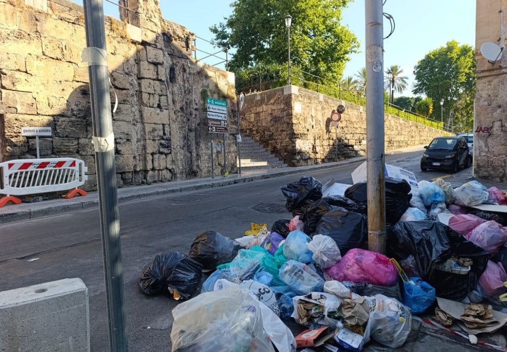 Discarica di riifuti nei pressi dell'Ars, Palermo
